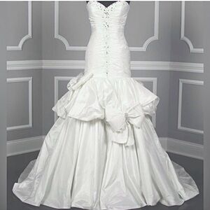 Size 8 Authentic Eve of Milady Drop Waist Beaded Wedding Gown w/Bows & Train NWT
